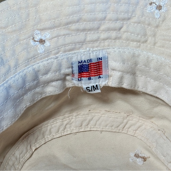 RARE Cherry LA Mountain Wear Bucket Hat in blush - Picture 8 of 8